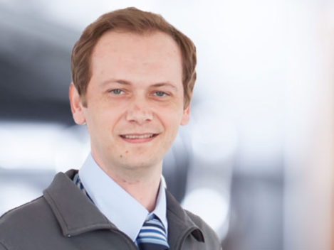 karic-adnan_500x375_01