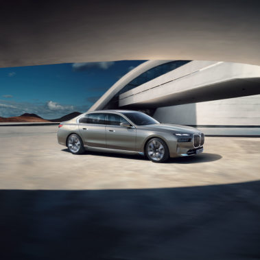 BMW i7